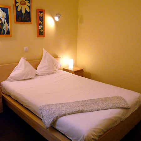 Hostal Goyal Pizarro Madrid Ngoại thất bức ảnh