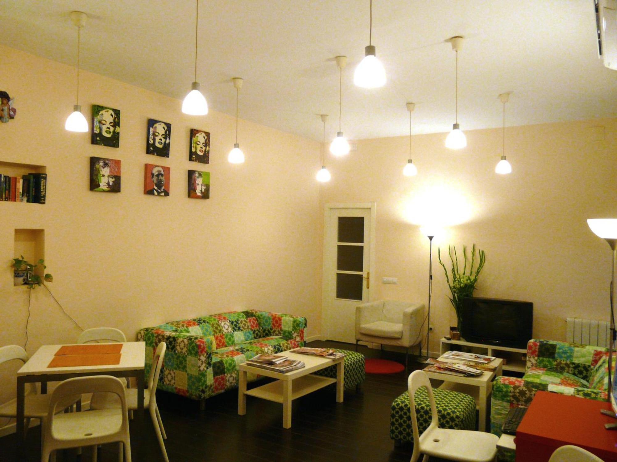 Hostal Goyal Pizarro Madrid Ngoại thất bức ảnh
