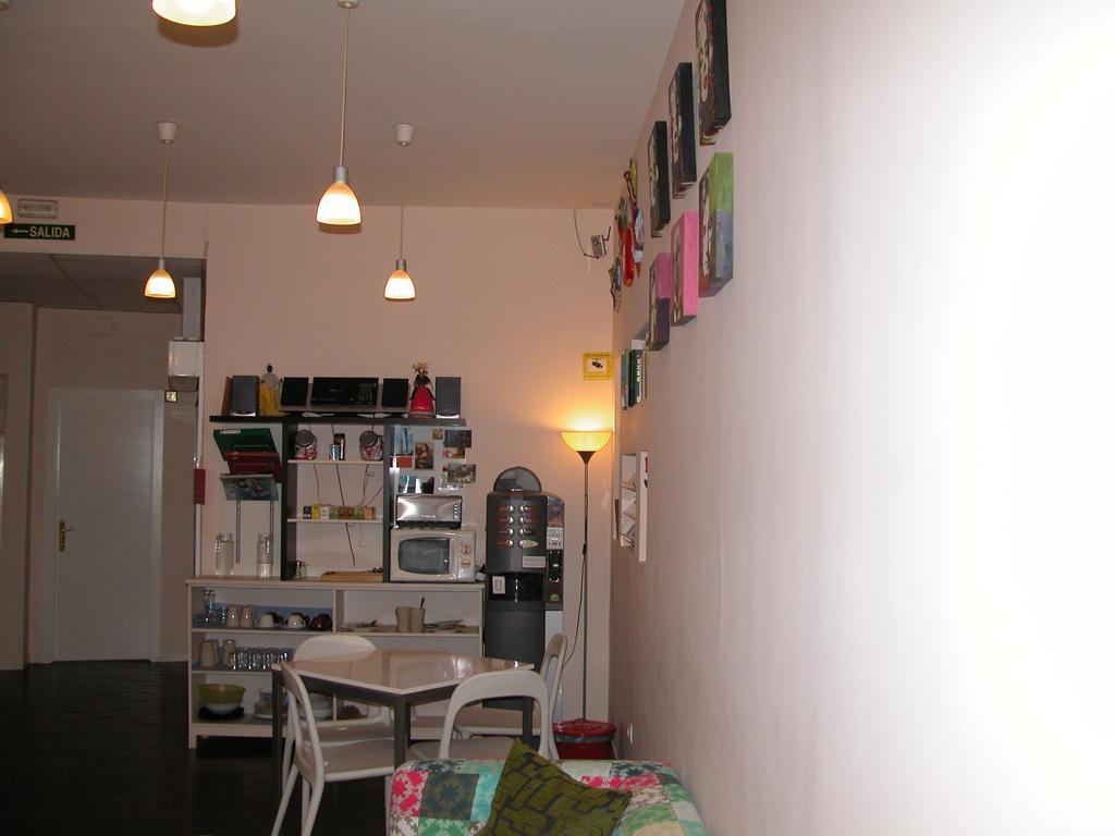 Hostal Goyal Pizarro Madrid Ngoại thất bức ảnh
