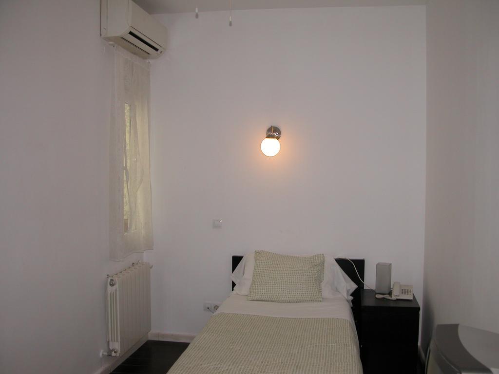 Hostal Goyal Pizarro Madrid Phòng bức ảnh