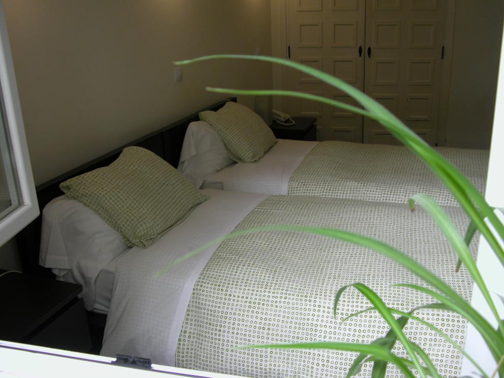 Hostal Goyal Pizarro Madrid Phòng bức ảnh