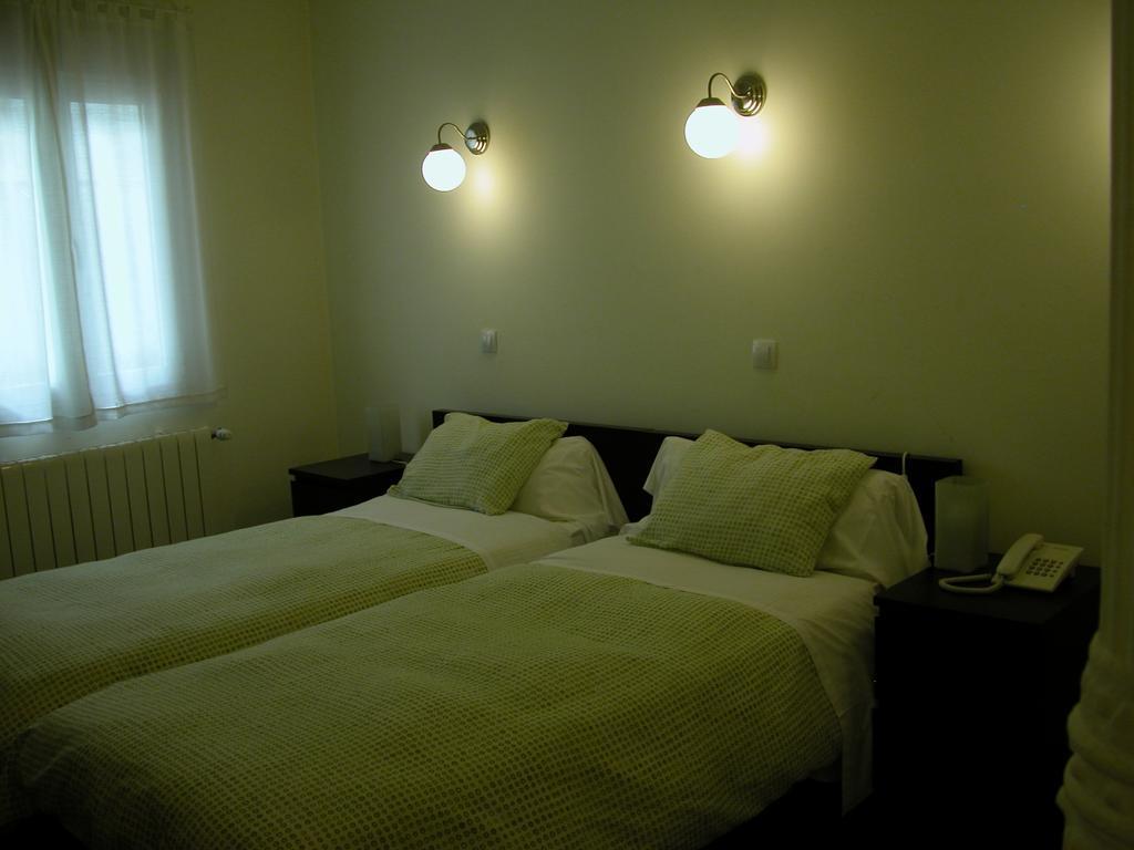 Hostal Goyal Pizarro Madrid Phòng bức ảnh
